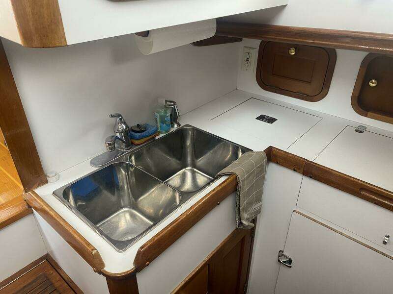 40ft Legacy Yacht For Sale