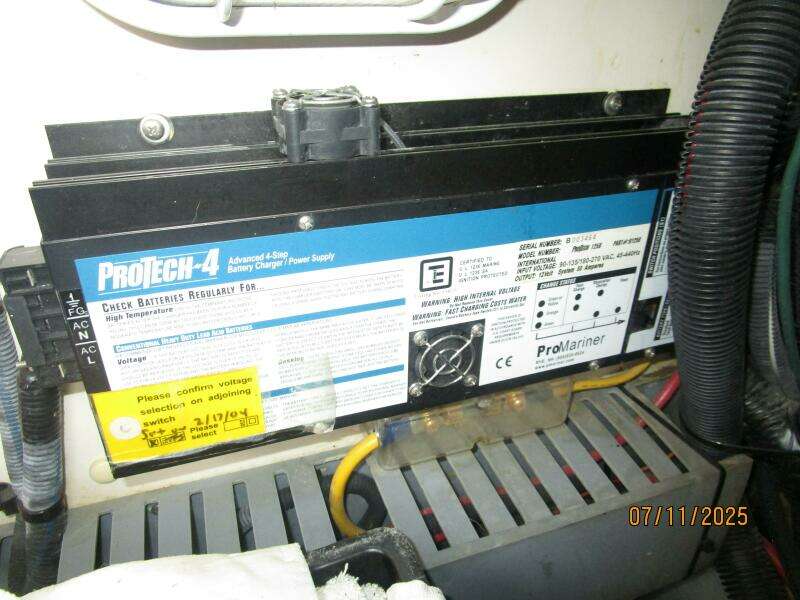 39' Mainship battery charger