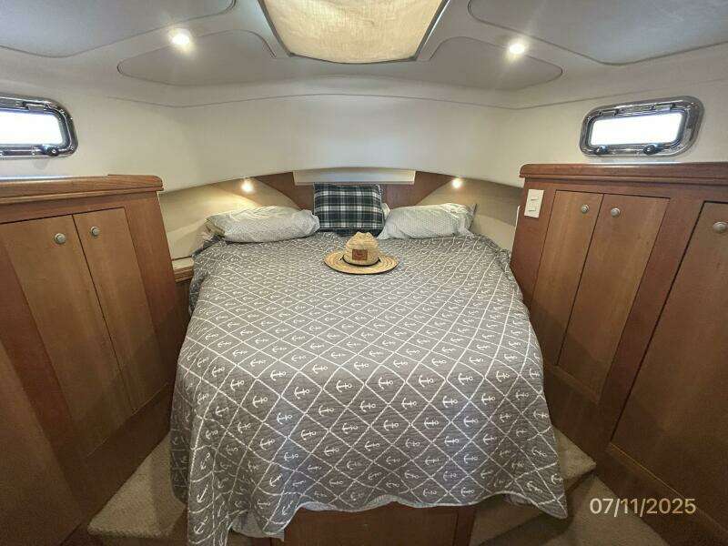 39' Mainship master stateroom