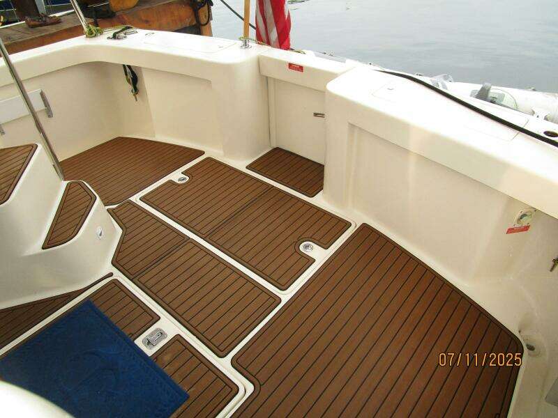 39' Mainship aftdeck2