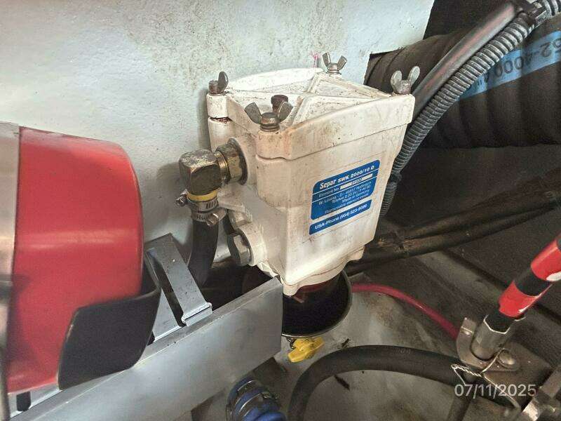39' Mainship port Separ fuel filter