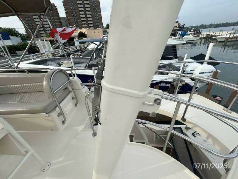 39' Mainship mast hinge