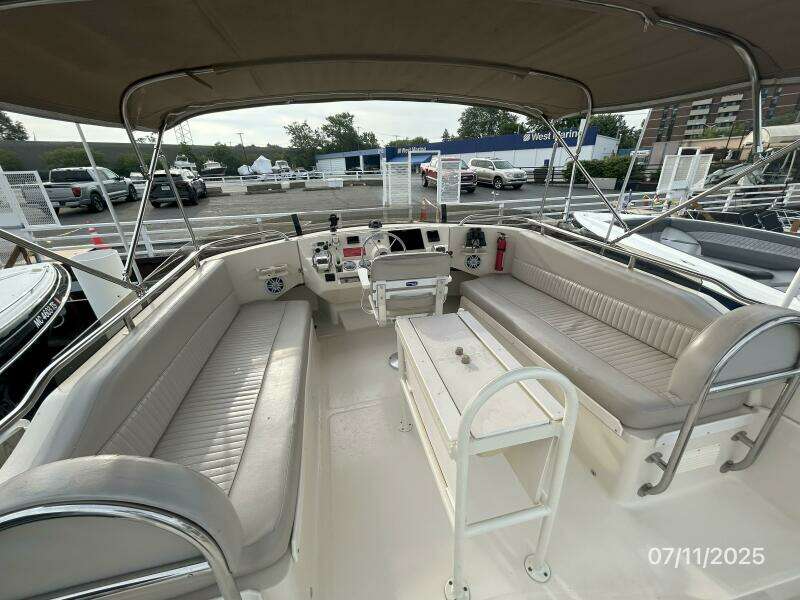 39' Mainship flybridge forward