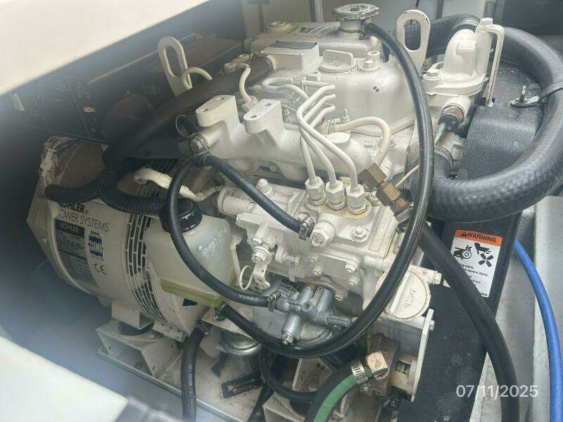 39' Mainship generator3