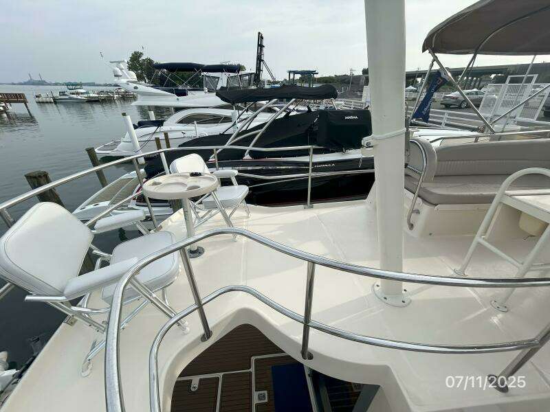 39' Mainship sundeck port