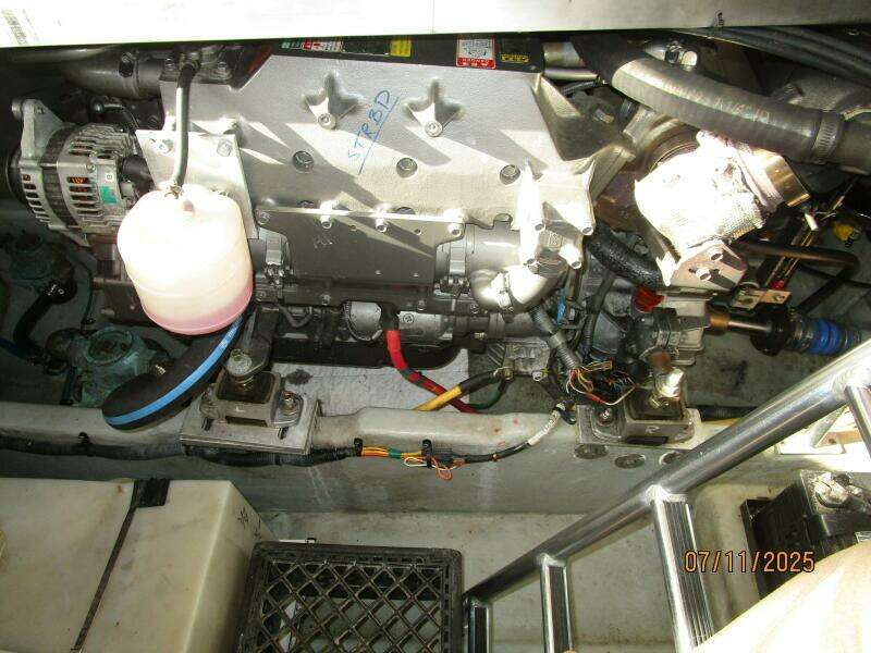39' Mainship starboard main engine
