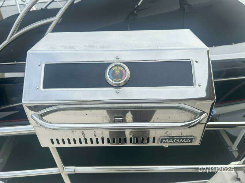 39' Mainship BBQ grill