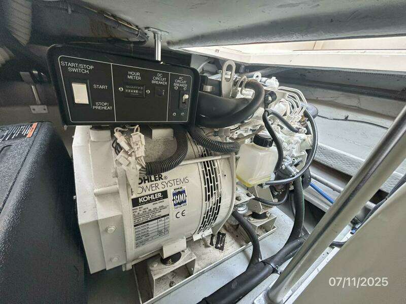 39' Mainship generator1