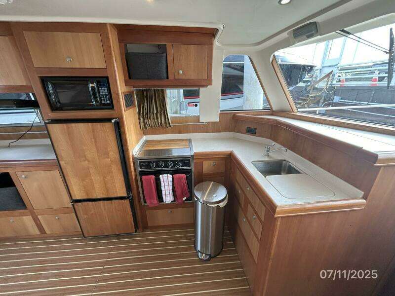 39' Mainship galley2