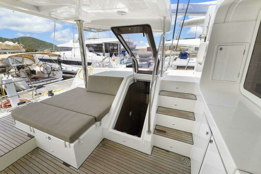 Happy Ours 52ft Lagoon Yacht For Sale