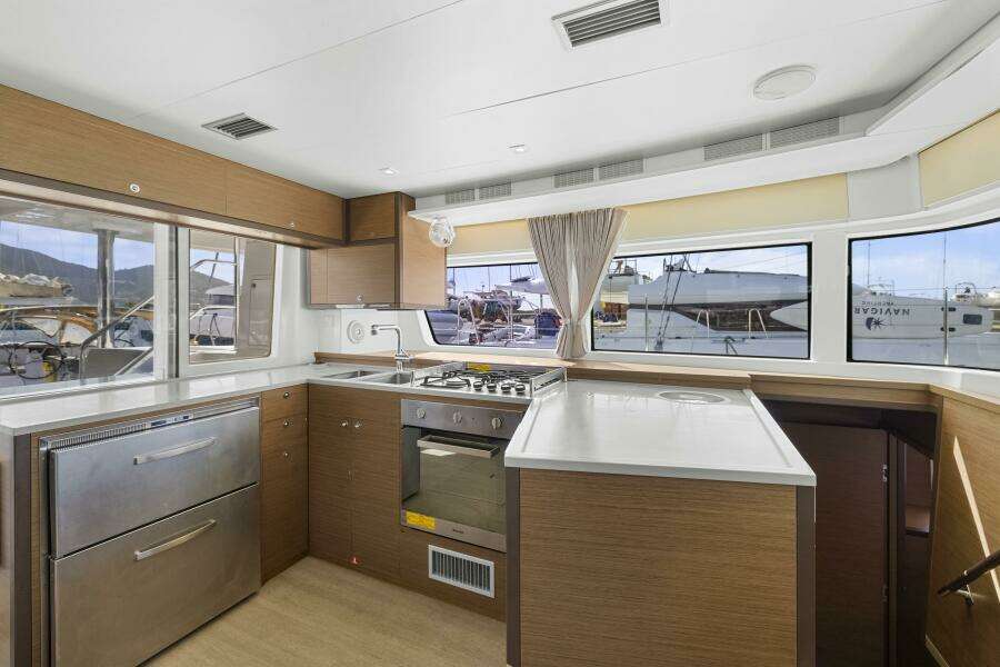 Happy Ours 52ft Lagoon Yacht For Sale