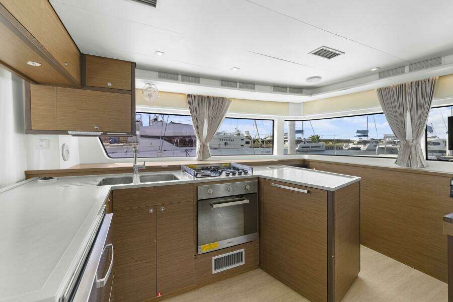 Happy Ours 52ft Lagoon Yacht For Sale