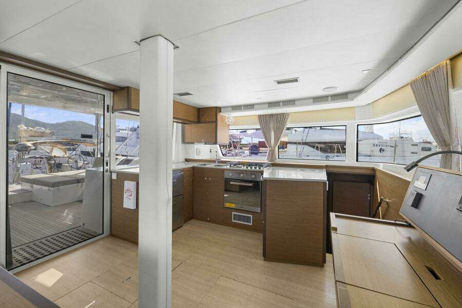 Happy Ours 52ft Lagoon Yacht For Sale