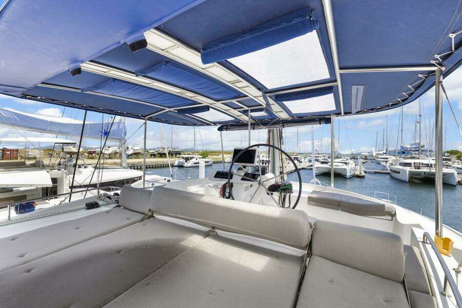 Happy Ours 52ft Lagoon Yacht For Sale