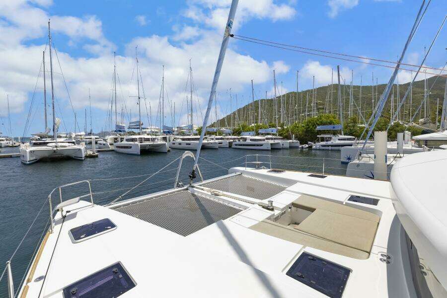 Happy Ours 52ft Lagoon Yacht For Sale