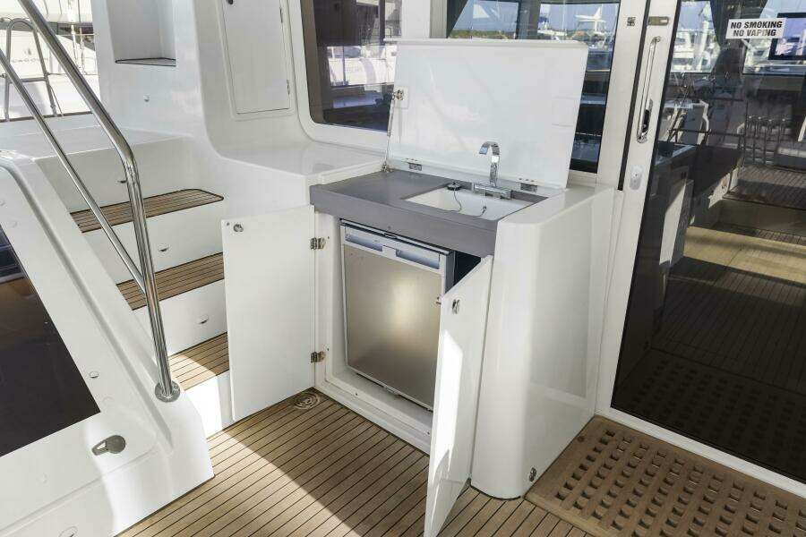 Happy Ours 52ft Lagoon Yacht For Sale
