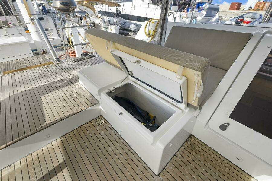 Happy Ours 52ft Lagoon Yacht For Sale