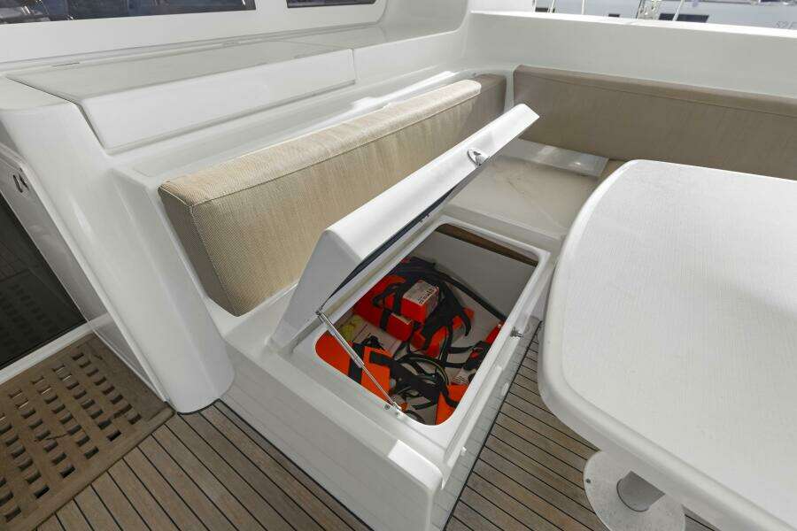 Happy Ours 52ft Lagoon Yacht For Sale