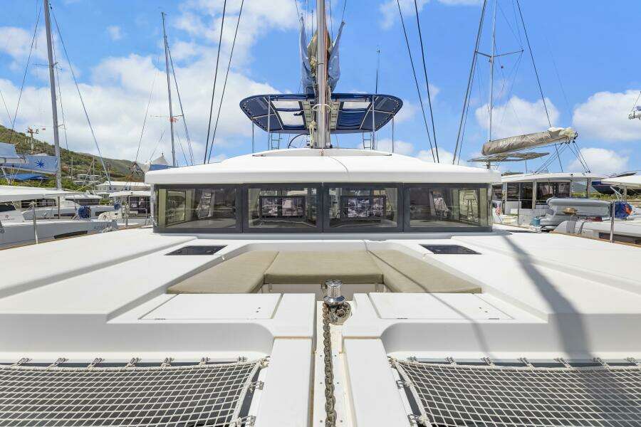 Happy Ours 52ft Lagoon Yacht For Sale