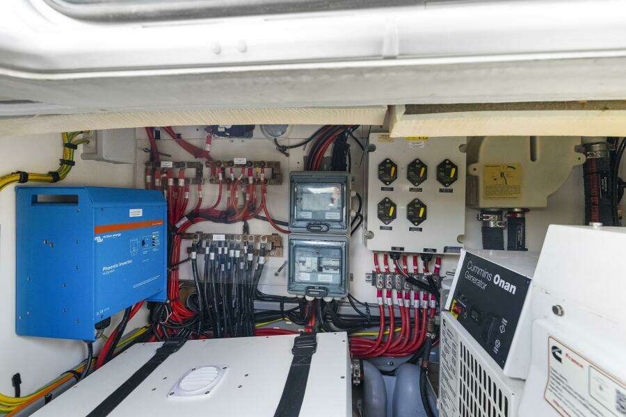 Happy Ours 52ft Lagoon Yacht For Sale