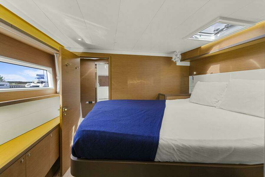 Happy Ours 52ft Lagoon Yacht For Sale
