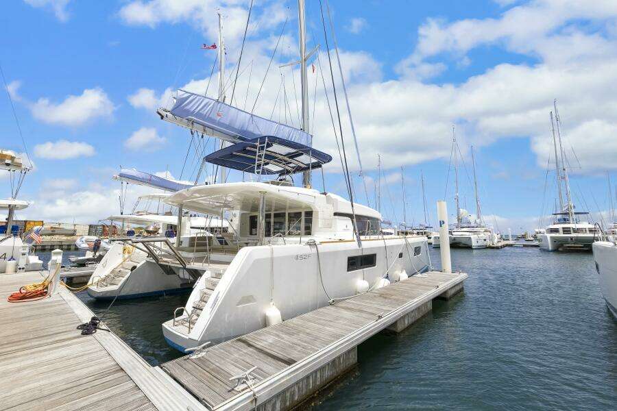 Happy Ours 52ft Lagoon Yacht For Sale