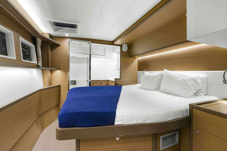 Happy Ours 52ft Lagoon Yacht For Sale