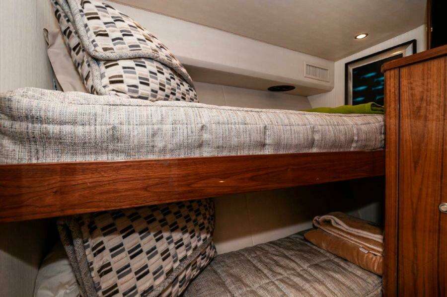 2019 68 Viking Convertible   Bunkroom 2