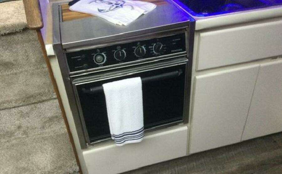 43ft Carver Yacht For Sale