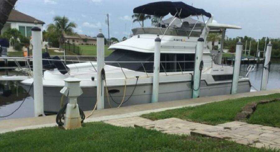 43ft Carver Yacht For Sale