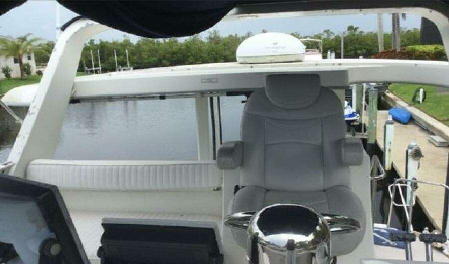 43ft Carver Yacht For Sale