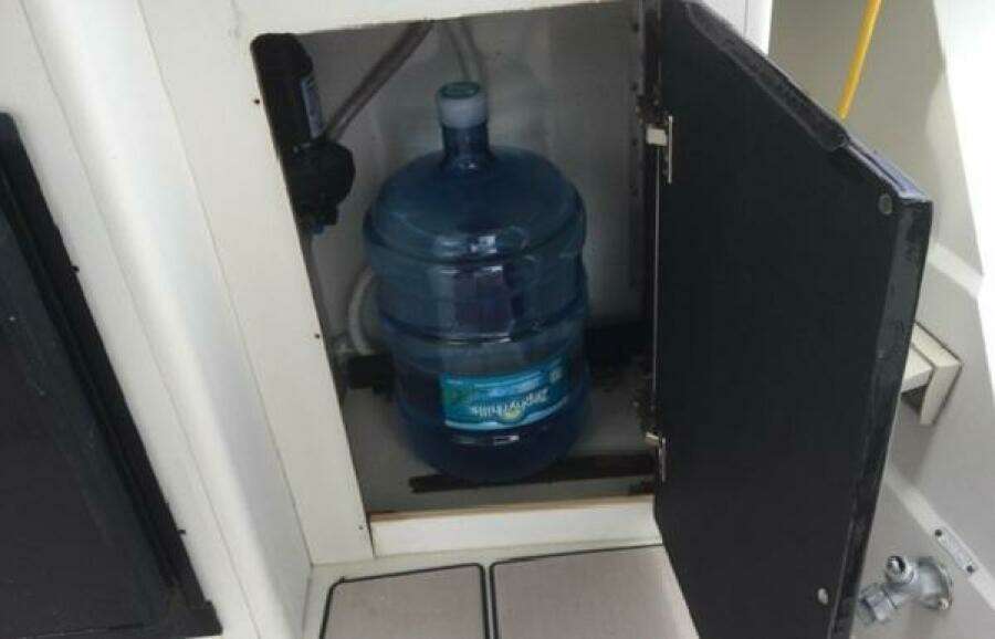 43ft Carver Yacht For Sale