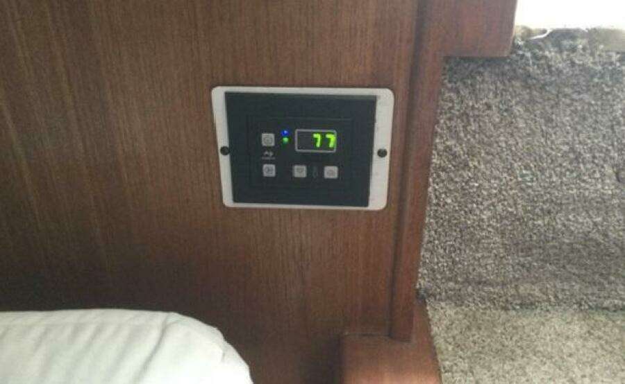 43ft Carver Yacht For Sale