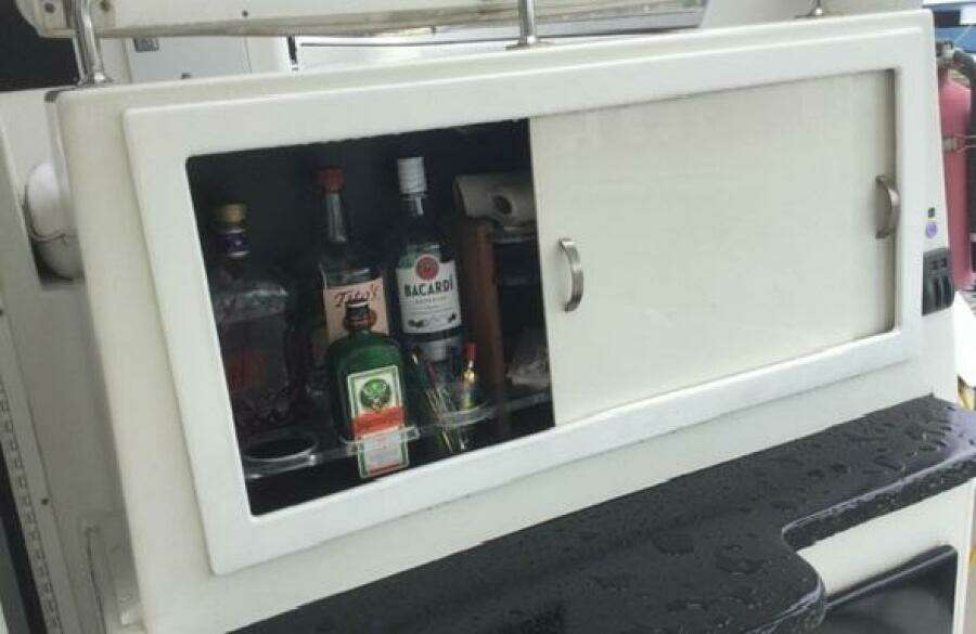 43ft Carver Yacht For Sale