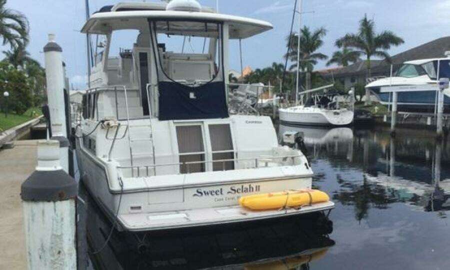 43ft Carver Yacht For Sale