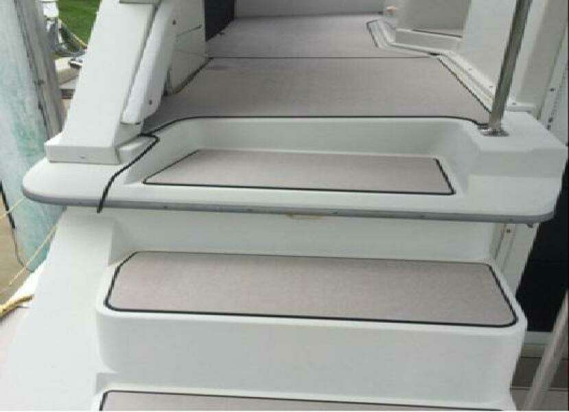 43ft Carver Yacht For Sale