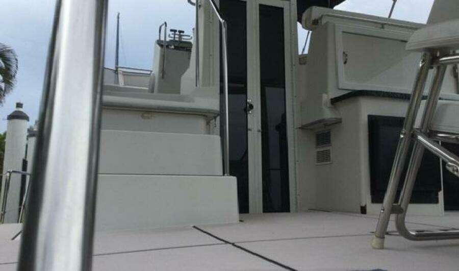 43ft Carver Yacht For Sale