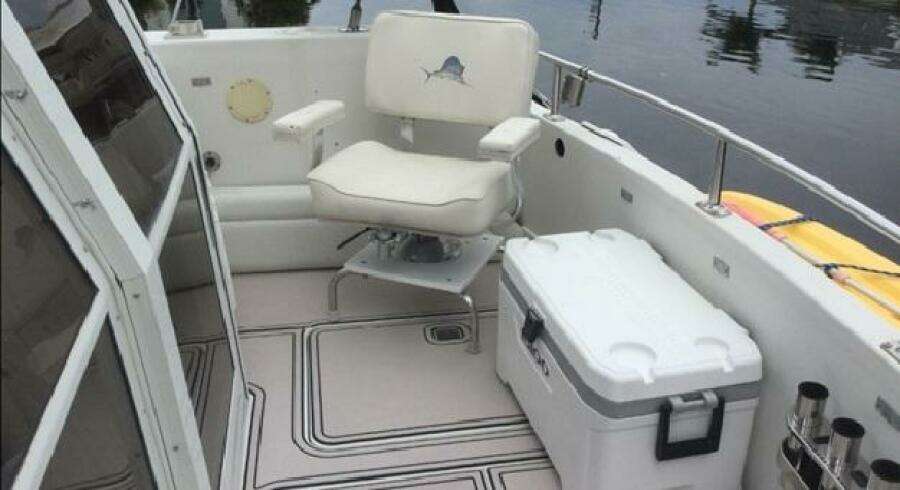 43ft Carver Yacht For Sale