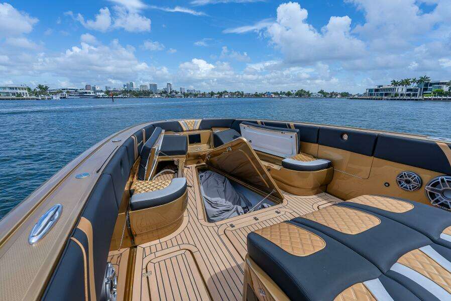PERLA BIANCA II 43ft Midnight Express Yacht For Sale