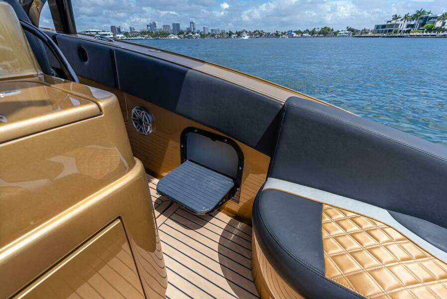 PERLA BIANCA II 43ft Midnight Express Yacht For Sale