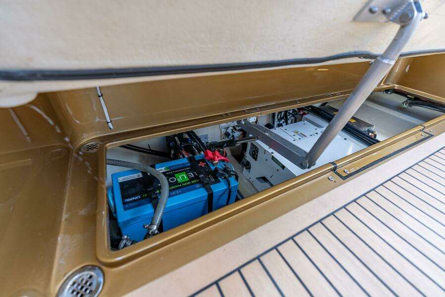PERLA BIANCA II 43ft Midnight Express Yacht For Sale
