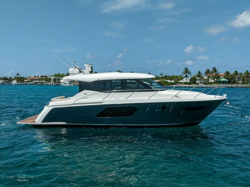 Tiara 49 DEBBIE'S DIAMOND - Starboard Profile