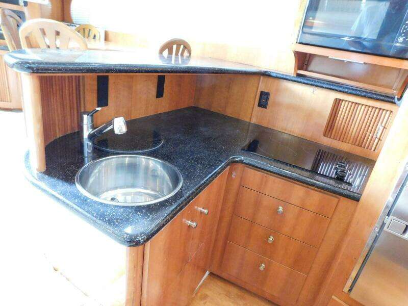 Justified Insanity II 44ft Carver Yacht For Sale