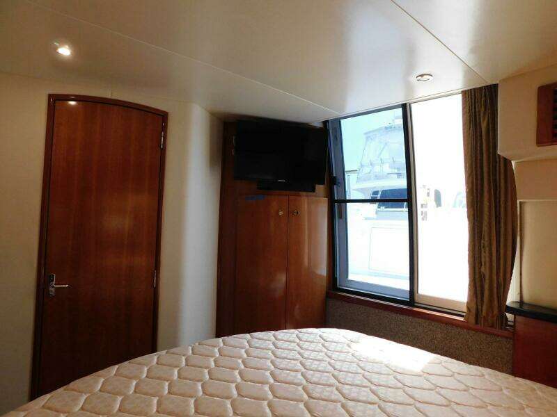 Justified Insanity II 44ft Carver Yacht For Sale