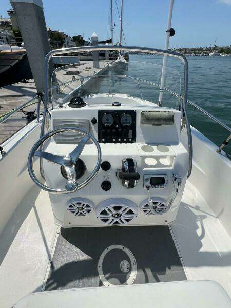 2016 Boston Whaler 180 Dauntless