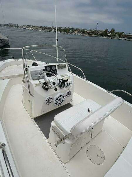 2016 Boston Whaler 180 Dauntless