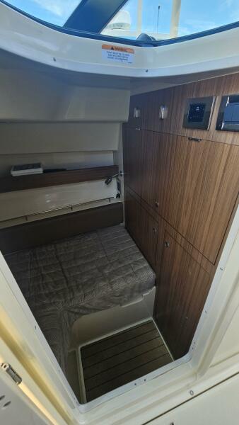 2022 Chris-Craft 35 Calypso