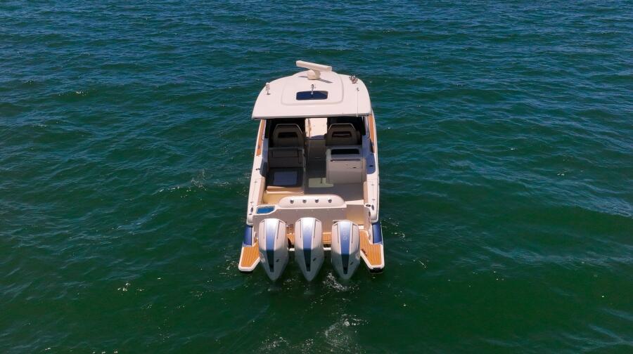 2022 Chris-Craft 35 Calypso