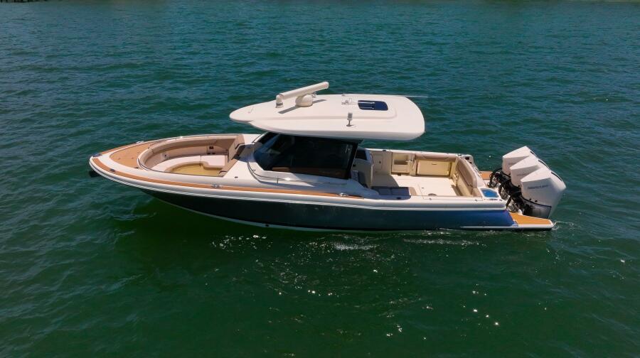 2022 Chris-Craft 35 Calypso