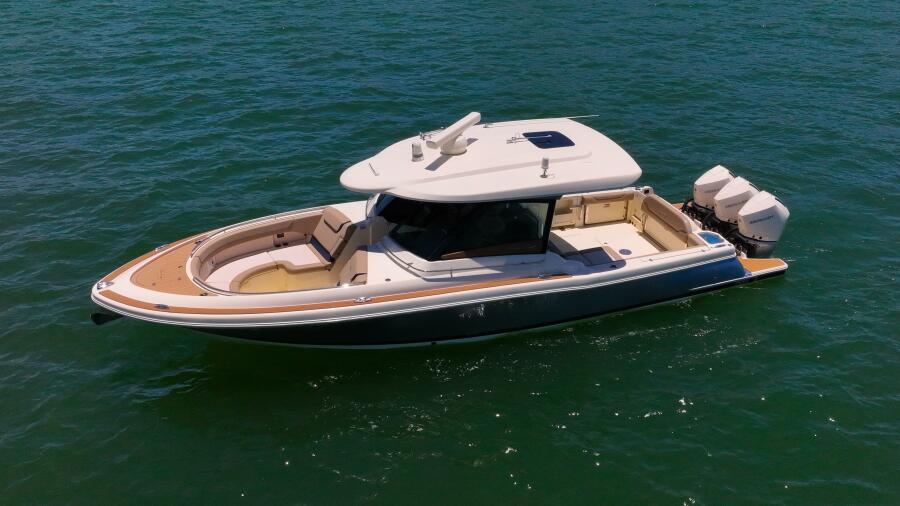 2022 Chris-Craft 35 Calypso